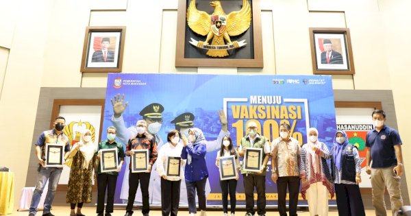 Wawali Fatma Berikan Penghargaan Pihak yang Sukseskan Vaksinasi Makassar