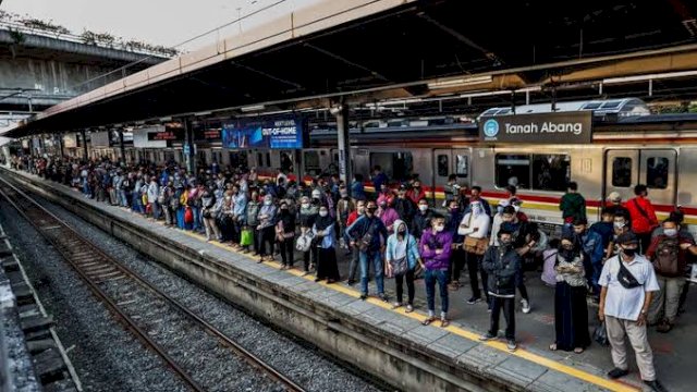 Mahasiswa UI Tertabrak KRL, Terseret hingga 25 Meter