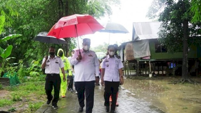 Bupati Chaidir Kunjungi Kampung Pallangga Usai Pengerjaan Jalan dan MCK