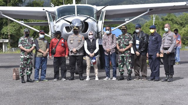 Pihak Manajemen Telkom Sulselbar dan Telkomsel bersama Bupati Luwu Utara melakukan kunjungan kerja ke Kecamatan Seko pada Jumat (28/1/2022) dan  Kecamatan Rongkong pada Sabtu (29/1/2022). (Foto: ABATANEWS/Imam)