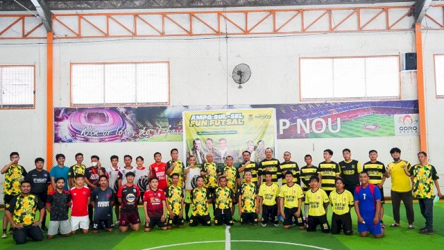 Laga futsal meriahkan perayaan HUT AMPG ke-20 yang dilaksanakan di Jl Yusuf Dg Ngawi, Sabtu (19/2/2022). (foto: abatanews/Wahyuddin)