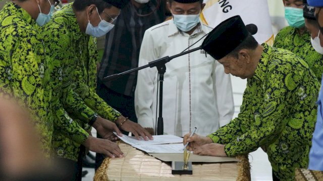 Andi Budaya resmi dilantik jadi Ketua DMI Pinrang di Aula Kantor Bupati Pinrang, pada Kamis (3/2/2022). (Foto: ABATANEWS/Imam) 