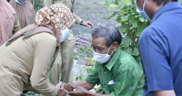 Bupati Indah Puji Suwarjiman yang Masih Produktif di Usia 70 Tahun