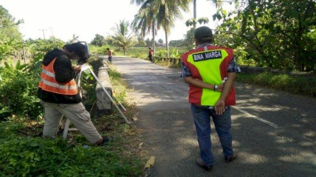 Jembatan S. Palattae di Bone diperlebar Pemprov Sulsel. (Foto: ABATANEWS/Imam) 