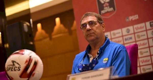 Robert Rene Albert Mundur dari Persib