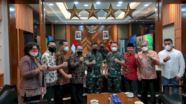 Pengurus SMSI bertemu dengan KSAD Jenderal TNI Dudung, Jumat (11/2/2022). (Foto: IST)