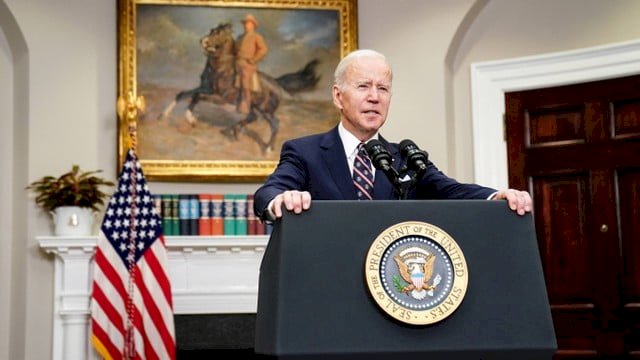 Presiden Amerika Serikat Joe Biden menyampaikan operasi militer AS di Suriah, melawan pasukan ISIS, pada Kamis (3/2/2022). (Foto: Reuters) 
