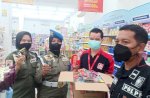 Satpol PP Makassar Razia Kondom di Minimarket Jelang Valentine