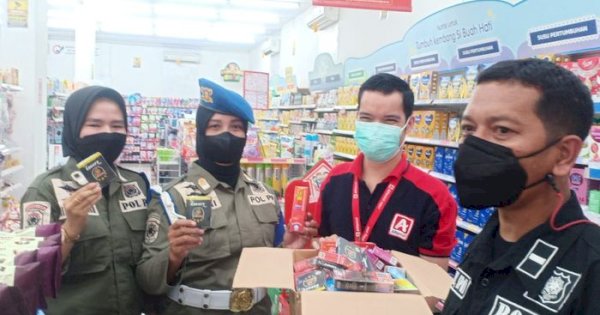 Satpol PP Makassar Razia Kondom di Minimarket Jelang Valentine