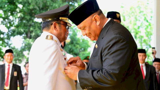 Gubernur Gorontalo, Rusli Habibie berduka atas berpulangnya Bupati Gorontalo Utara, Indra Yasin, Kamis (3/3/2022). (Istimewa)