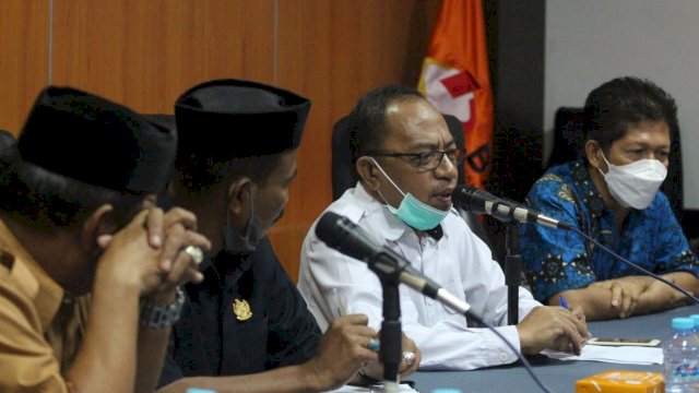 Bawaslu Sulsel menerima kunjungan kerja Komisi I DPRD Kabupaten Soppeng di ruang sidang Nur Muthmainnah Bawaslu Provinsi Sulawesi Selatan, Selasa (8/3/2022). (Abatanews/Wahyuddin)