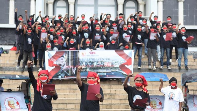 Ganjar Milenial Makassar mendeklarasikan Gubernur Jawa Tengah Ganjar Pranowo di Monumen Mandala sebagai calon presiden pada Pilpres 2024 mendatang. (Istimewa)