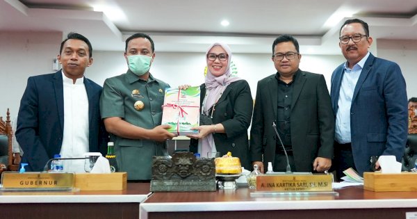 Serahkan LKPJ, PAD Sulsel 2021 Meningkat 14,89 Persen Dibanding 2020