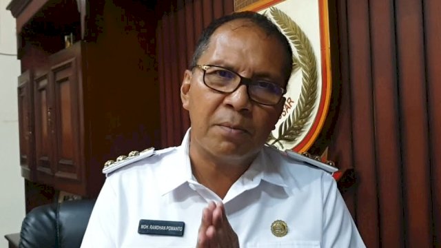 Wali Kota Makassar, Moh Ramdhan Pomanto usai mengikuti rapat koordinasi di Balaikota dengan jajarannya untuk memastikan kestabilan pangan jelang Bulan Ramadan. (Abatanews/Azwar) 