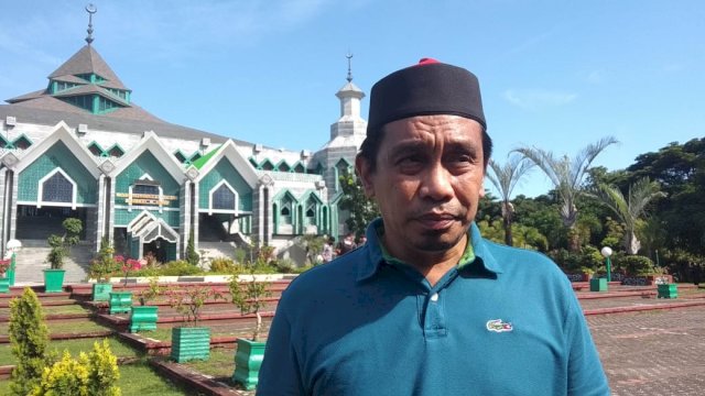 Pengurus Masjid Al Markaz, Muammar Bakry. (Abatanews/Wahyu Susanto)