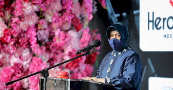 Indira Jusuf Ismail Membuka Secara Resmi Royal Wedding Fair