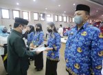 Pemkot Makassar Ambil Sumpah ASN Formasi 2019 dan Serahkan SK CPNS 2021 