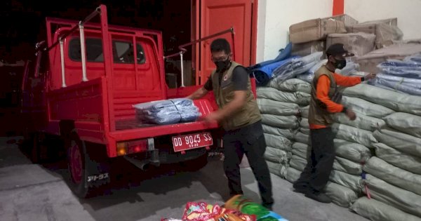 Gubernur Sulsel Salurkan Bantuan Logistik untuk Korban Kebakaran di Ablam