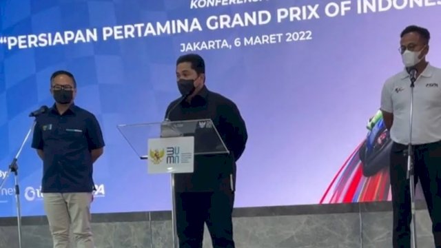 Menteri BUMN Erick Tohir jumpa pers terkait "Persiapan Pertamina Grand Prix of Indonesia" di Jakarta (6/3/2022). (Tangkapan layar video Instagram Erick Tohir) 