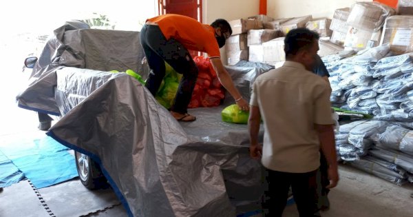 Pemprov Sulsel Salurkan Bantuan Korban Banjir di Barru