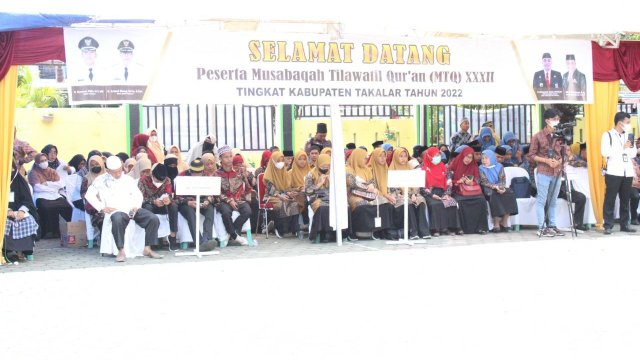 Musabaqah Tilawatil Quran (MTQ) tingkat Kabupaten ke XXXII tahun 2022 resmi digelar di halaman Kantor Kementrian Agama Takalar, pada Selasa (22/3/2022). (Foto: ABATANEWS/Wahyuddin) 