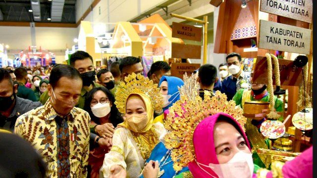 Dekranasda Sulsel turut berpartisipasi pada event International Handicraft Trade Fair (Inacraft) Tahun 2022, yang diselenggarakan di Balai Sidang Jakarta Convention Center (JCC), Rabu, 23-27 Maret 2022. (Foto: ABATANEWS/Wahyuddin) 