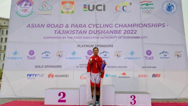 Ayustina Delia Priatna yang mendapatkan medali perak kejuaraan Asian Road and Para Cycling Championship yang diselenggarakan di kota Dushanbe Tajikistan pada tanggal 25-29 Maret 2022.