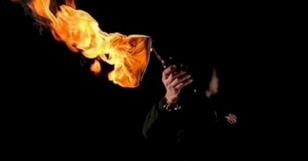 Pemuda di Makassar Teror Warga Gunakan Bom Molotov 