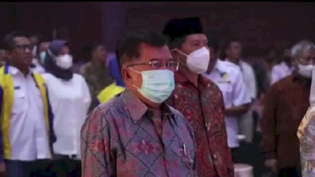 Mantan Wakil Presiden RI ke-10 dan 12, Jusuf Kalla (JK) saat menghadiri Mubes IKA Universitas Hasanuddin (Unhas) di Hotel Four Point Makassar, Jumat (04/03/2022). (foto: Istimewa)