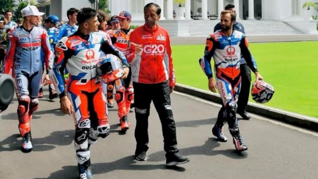 Presiden Joko Widodo saat menerima para pembalap MotoGP di Istana Merdeka, beberapa waktu lalu. (foto/Ig Jokowi)