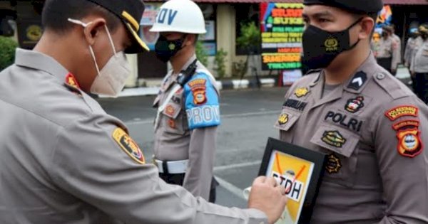 2 Personil Polrestabes Makassar Dicopot dengan Status Tidak Hormat