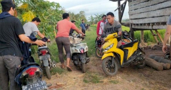 Grebek Lokasi Judi, Polisi &#8216;Disisakan&#8217; 4 Ayam dan 5 Motor