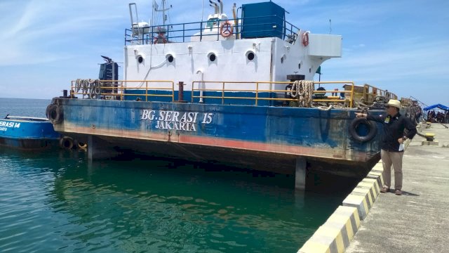 Kapal pengangkut CPO bersandar di dermaga Pelabuhan Munte Luwu Utara. (Foto: IST)