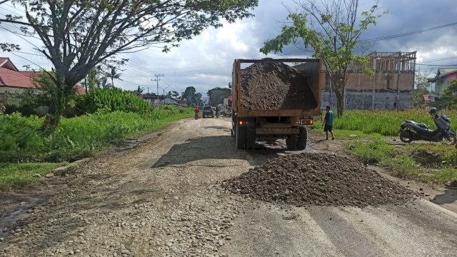 Aspirasi Anggota DPR RI Muhamnad Fauzi, Jalan Nasional di Lutra Kini Diperbaiki