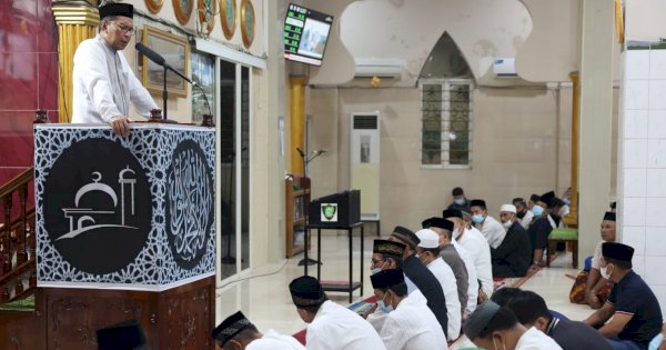 Shalat Subuh Berjamaah, Danny Gelorakan Semangat ‘Jagai Anakta’