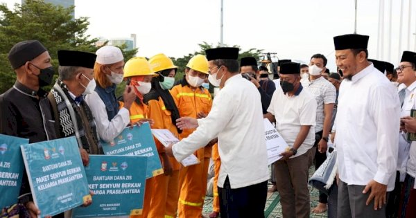 Wali Kota Danny Serahkan Zakat ASN Pemkot Makassar ke Baznas