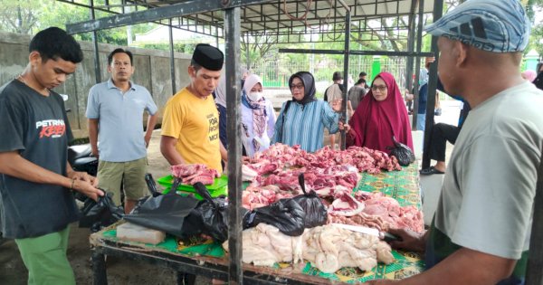 Dinas Ketahanan Pangan Maros Gelar Pasar Murah Hasil Ternak dan Olahan