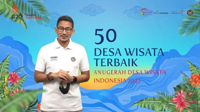 Menparekraf Sandiaga Uno dalam anugerah Desa Wisata Indonesia (ADWI) 2022 di mana sebanyak 4 desa di Sulsel lolos 50 besar. (foto: dok. Abatanews)