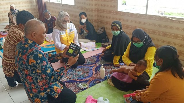 dr. Nisma, S.Ked, M.Kes., kepala UPT Puskesmas Kecamatan Tanalili, Luwu Utara salah satu pemenang Top 30 adalah inovasi Kelas Pijat Bayi Risiko Stunting (Kejar Stunting). 