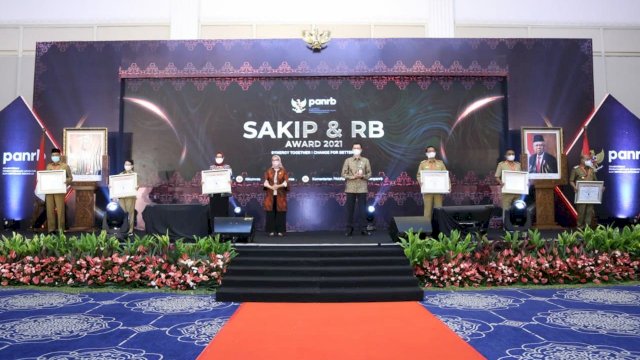 Pemerintah Kabupaten Takalar berhasil meraih penghargaan akuntabilitas kinerja tahun 2021 dari Kementrian Pendayagunaan Aparatur Negara dan Reformasi Birokrasi (Kemenpan RB), pada Selasa (5/4/2022).