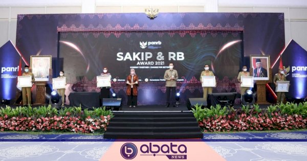 Pertama Kali Nilai B, Pemkab Takalar Raih SAKIP Awards