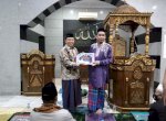 Ketua DPRD Makassar Rudianto Lallo Salurkan Bantuan Hibah Pemkot di Masjid Taqwa