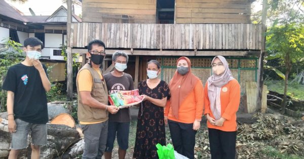 Andi Sudirman Instruksikan Kirim Bantuan Korban Angin Kencang 4 Desa di Wajo