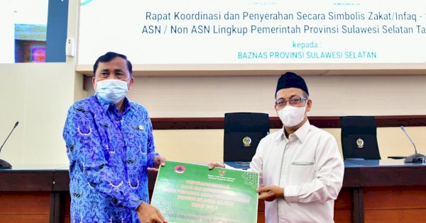 Gubernur Bersama ASN dan Non ASN Sulsel Salurkan Zakat Melalui BAZNAS