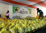 IKA UNM Bagikan 1000 Paket Sembako Jelang Lebaran