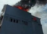 Kebakaran Melalap Gedung di depan Pelabuhan Makassar