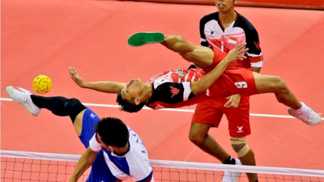 Atlet sepak takraw Indonesia saat berlaga pada Asian Games 2014 lalu. (Foto: AP Photo) 