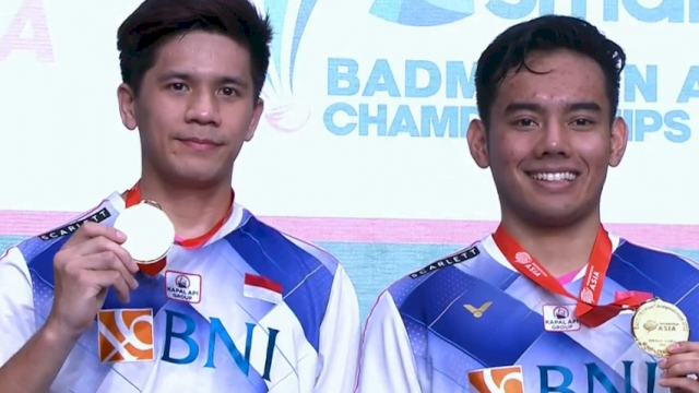 Ganda Putra Indonesia, Pramudya Kusumawardana/Yeremia Rambitan akhirnya mengakhiri penantian 13 tahun medali emas Badminton Asia Championship (BAC) setelah sukses mengalahkan wakil Malaysia di laga final yang berlangsung di Muntinlupa Sports Complex, Manila, pada Ahad (1/5/2022) malam. (Tangkapan layar YouTube) 