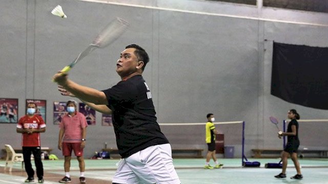 Dokumentasi Sekretaris Jenderal PP PBSI, Muhammad Fadil Imran, berkesempatan menjajal lapangan Pelatnas Cipayung, Jakarta Timur, beberapa waktu lalu. (foto: PBSI)