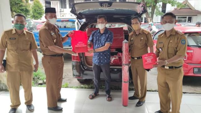 Dinas Sosial Provinsi Sulsel, telah menyalurkan bantuan logistik dari Pemprov Sulsel untuk korban terdampak musibah kebakaran di Kabupaten Gowa. (foto: Pemprov Sulsel)